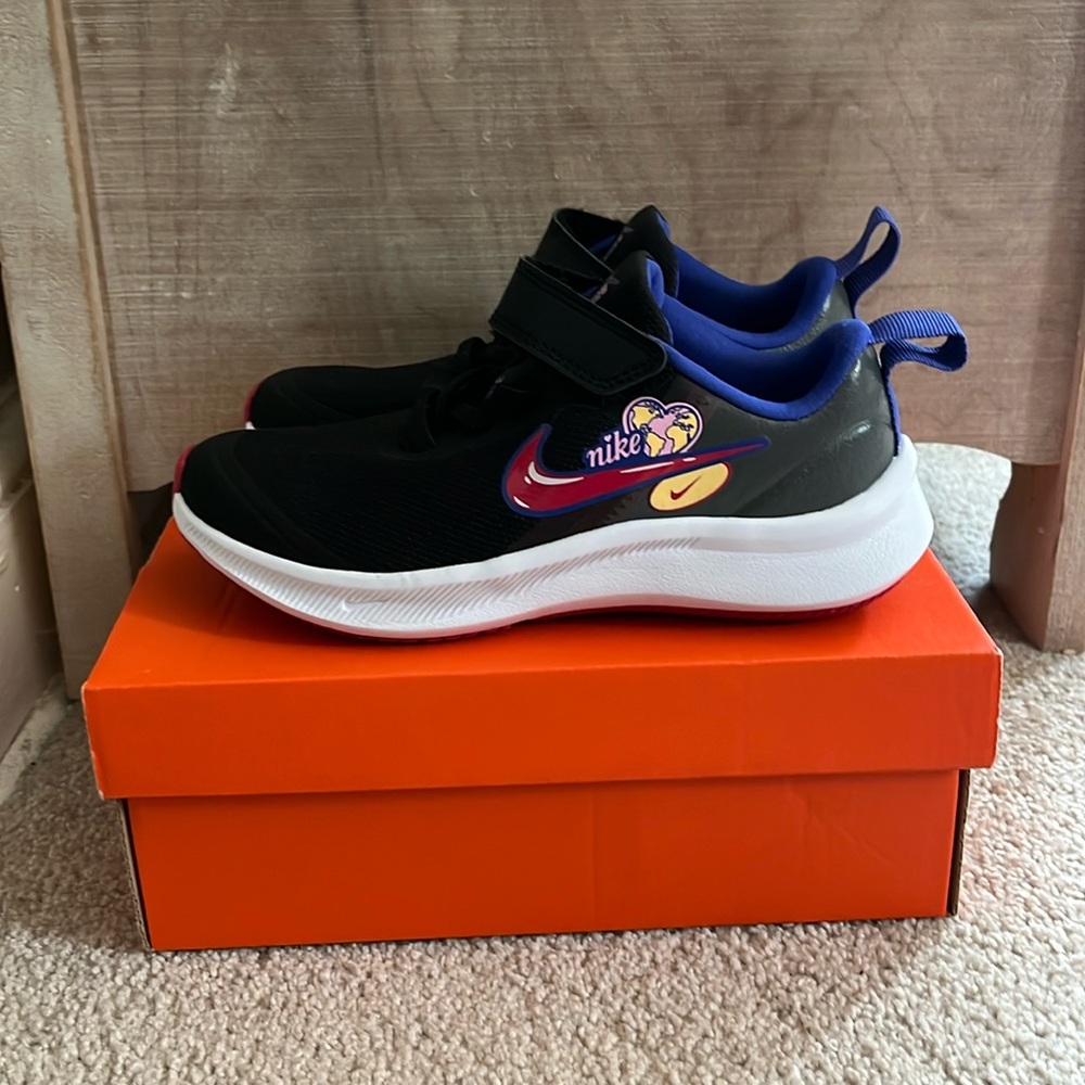 Brand New Nike Star Runner Sneakers